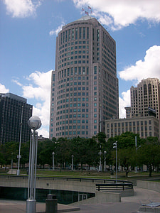 150 West Jefferson in Detroit, Michigan thumbnail