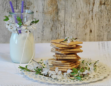 brown cracker on white table thumbnail