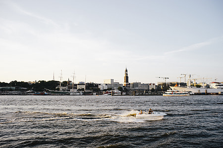 Landungsbrücken in Hamburg thumbnail