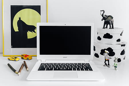 Minimalist Workstation Desk thumbnail