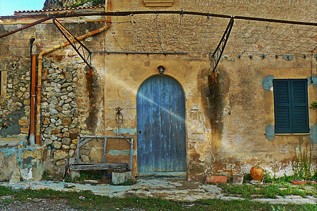 brown concrete house thumbnail