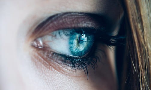 woman's blue eyes thumbnail