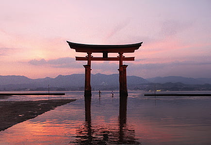 torri gate near body of water thumbnail