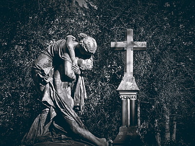 grayscale photo of woman and child statue thumbnail