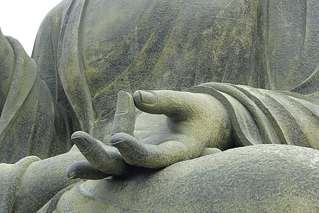 statue during daytime thumbnail