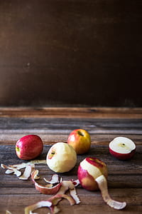 peeled apples thumbnail