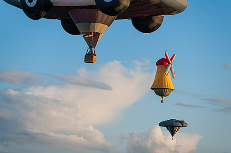three hot air balloons on focus photo thumbnail