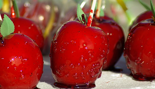 close-up photo of apple design cake pops thumbnail