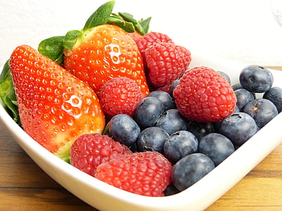 red strayberries thumbnail