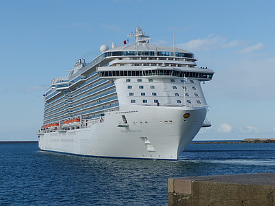 white cruise ship thumbnail