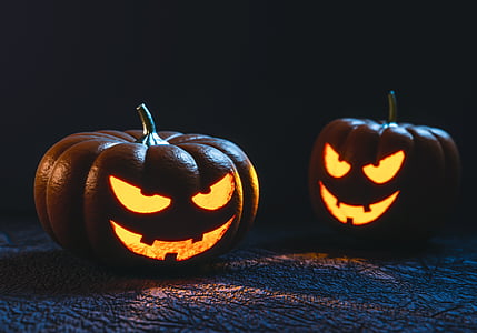 two Jack-o'-lanterns thumbnail