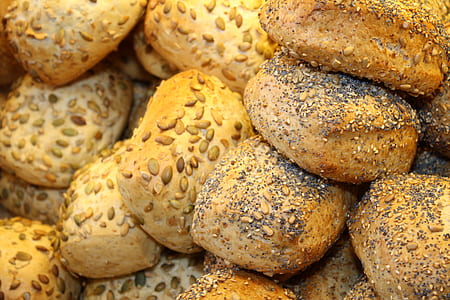 bunch of baked bread with toppings thumbnail