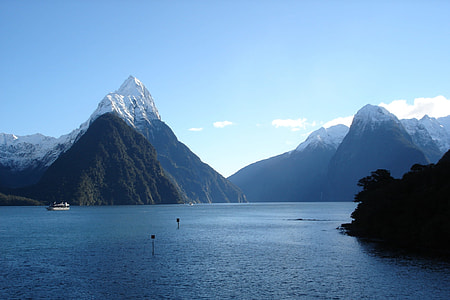 Milford Sound landscape in New Zealand thumbnail