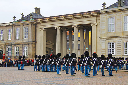Marching, Royal Guard thumbnail