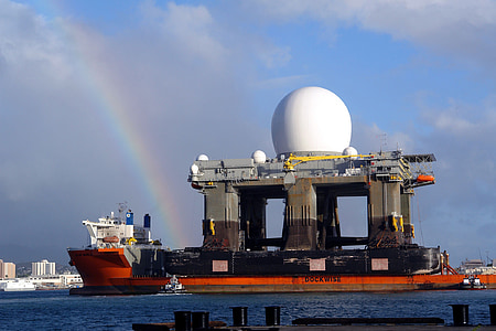 oil rig platform on boat thumbnail