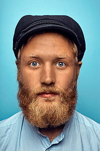 man wearing black cap thumbnail