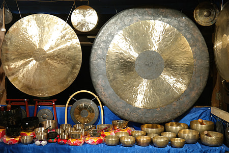 photo of gong and silent bowl collections thumbnail