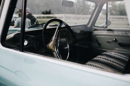 black steering wheel thumbnail