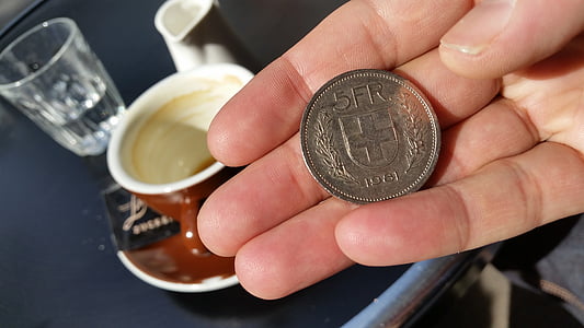 silver-colored 5 fr coin thumbnail