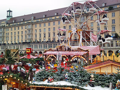 ferris wheel carnival on road thumbnail