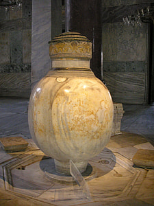 Lustration urn from Pergamon in Istanbul, Turkey thumbnail