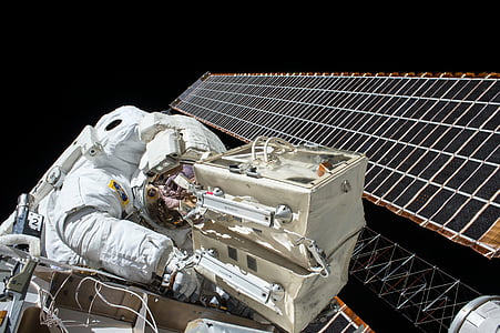 astronaut in space thumbnail
