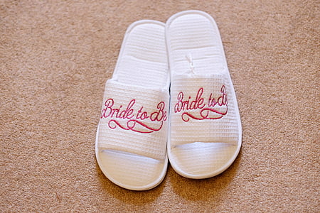 pair of white bride to be-printed slide sandals thumbnail
