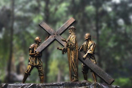 Jesus Christ about to carry the cross figurine thumbnail