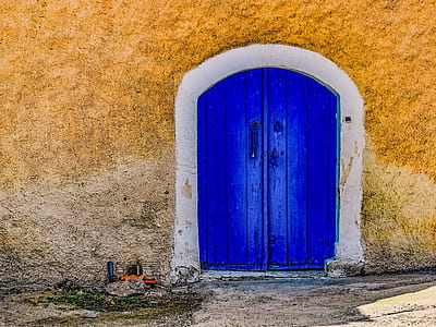 closed blue door thumbnail