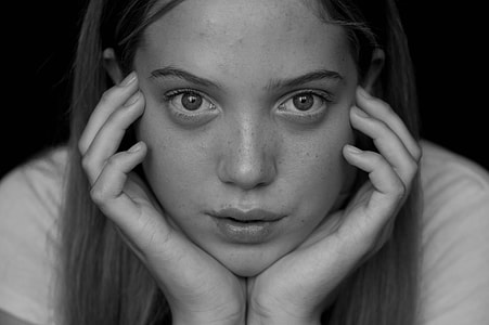 woman's face thumbnail