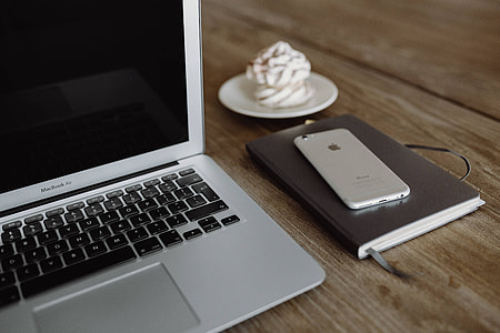 Silver Apple MacBook thumbnail