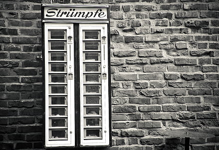 gray and black Strumfe case thumbnail