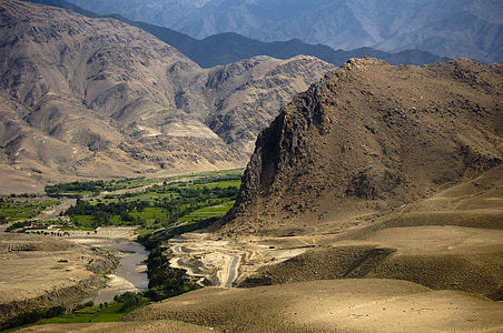 valley and mountains during daytime thumbnail