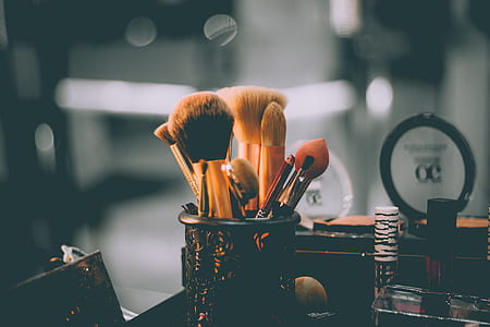selective focus photo of makeup brush thumbnail