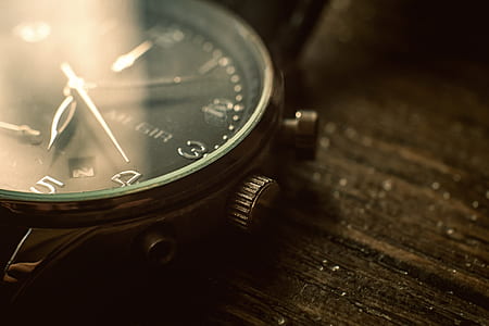 round silver-colored analog watch thumbnail