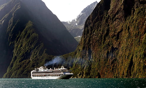 white cruise ship thumbnail