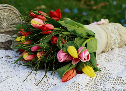 assorted-color flower bouquet thumbnail