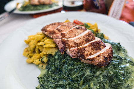 Chicken breast with spinach and potato gnocchi thumbnail