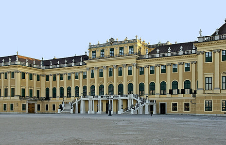 Schloss Schönbrunn in Vienna, Austria thumbnail