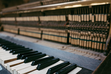 Old abandoned piano thumbnail