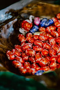 Solid Milk Chocolate Foil Easter Eggs thumbnail