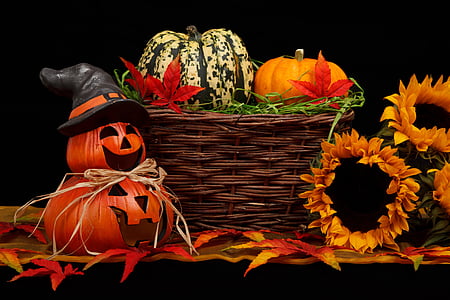 orange and black jack-o'-lantern table decors thumbnail