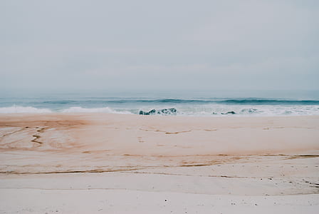 landscape photography of seashore thumbnail