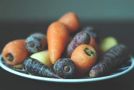 selective-focus photography of carrots on plate thumbnail