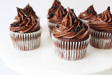 Oreo Chocolate Cupcakes with Chocolate Ganache thumbnail