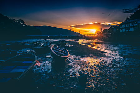 photography of Jon boats thumbnail
