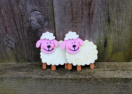 two white sheep cutouts thumbnail