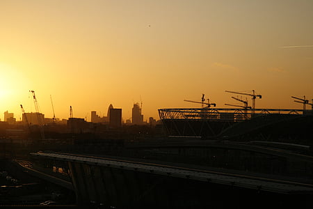 silhouette photo of buildings thumbnail