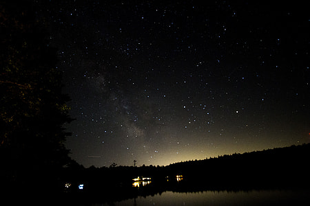 starry night during night time thumbnail