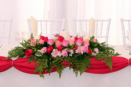 pink and red rose bouquet flower arrangement thumbnail